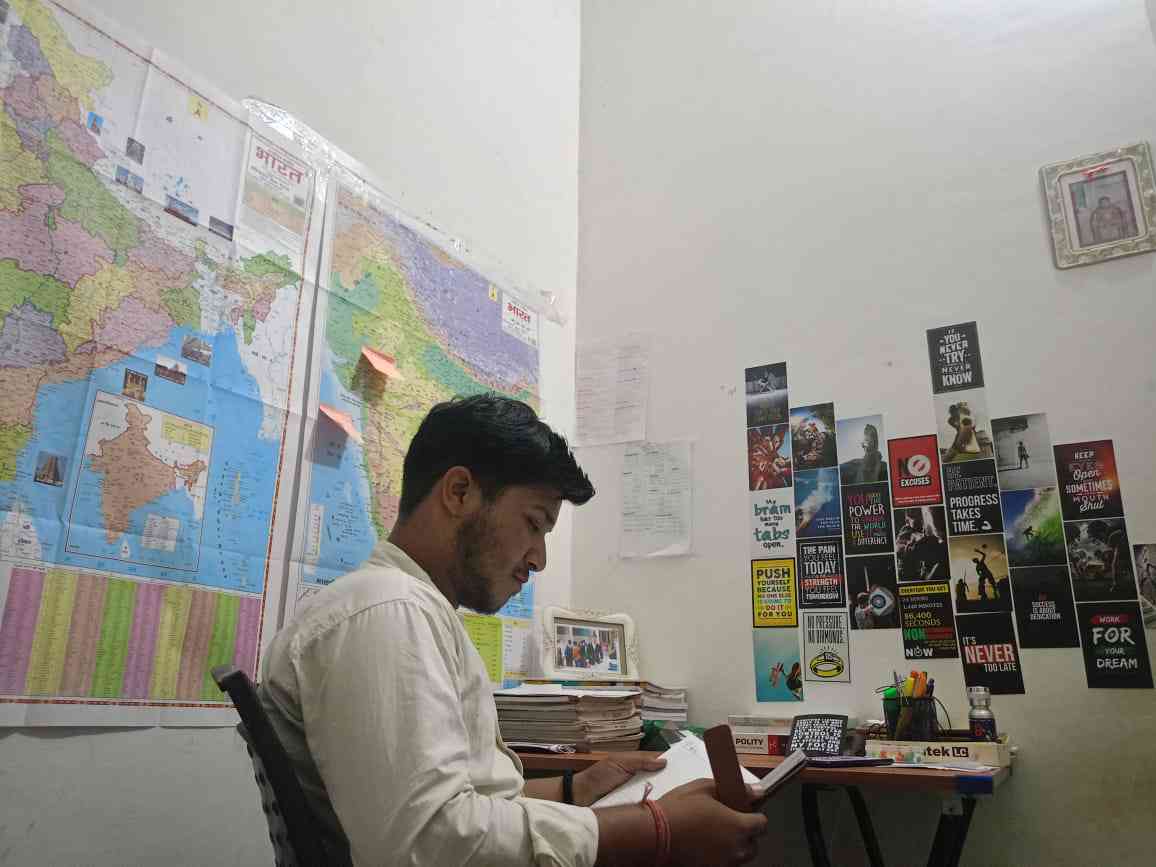freelancers-in-India-Graphic-Design-agra-kartik